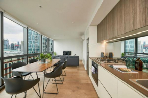 Sky Haven Modern Retreat with Free Parking